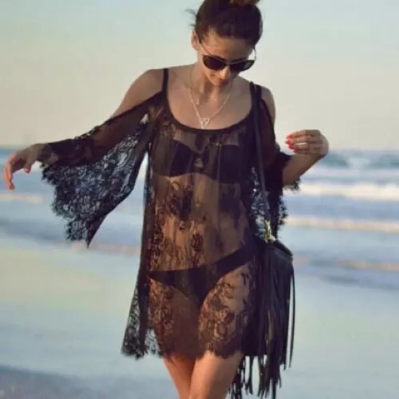 🌺Cold Shoulder Black Lace Caftan🌺 - Picture 3 of 5